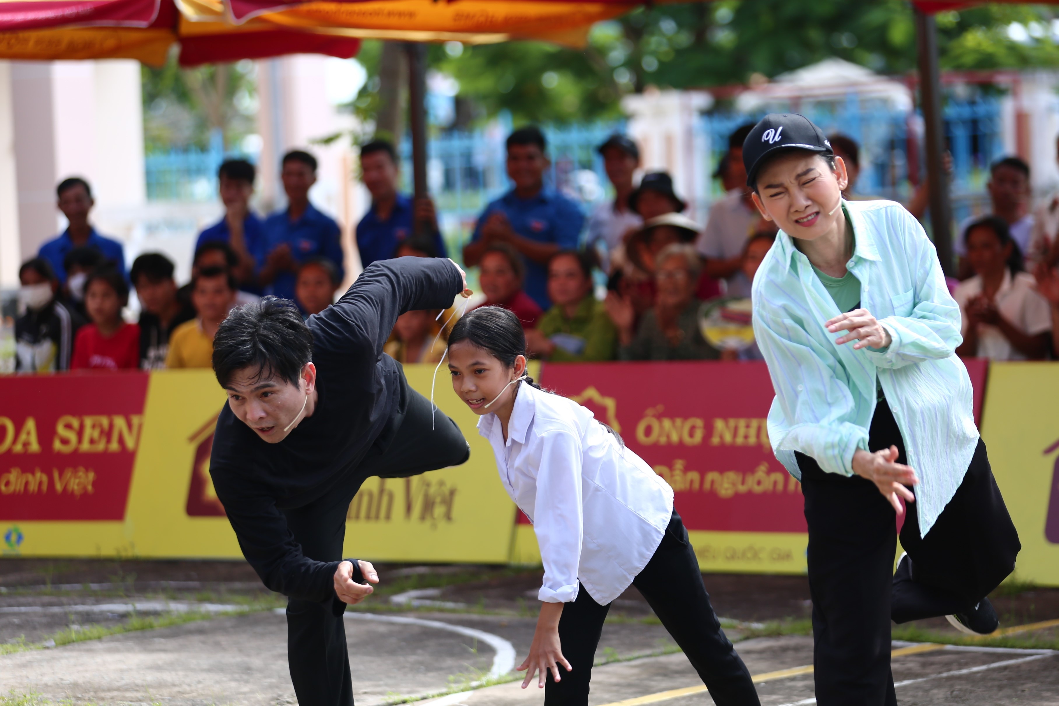 Ca sĩ Lâm Hùng đã gặp phải chấn thương khi tham gia vào những thử thách hỗ trợ các em nhỏ mồ côi trong chương trình Mái ấm gia đình Việt_Tập 50