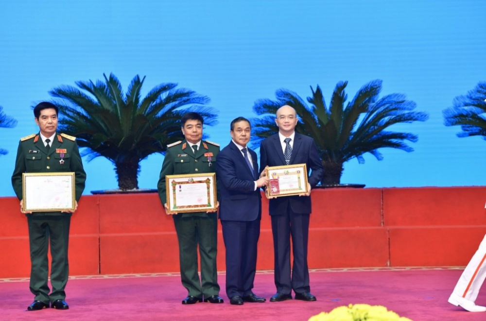 Nhà nước và Bộ Quốc phòng Lào truy tặng Huân chương Anh dũng hạng Nhất cho Thiếu tướng Hoàng Thế Thiện