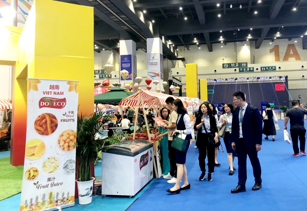 Khai mạc gian hàng Việt Nam tại hội chợ thương mại và đầu tư quốc tế lần thứ 14