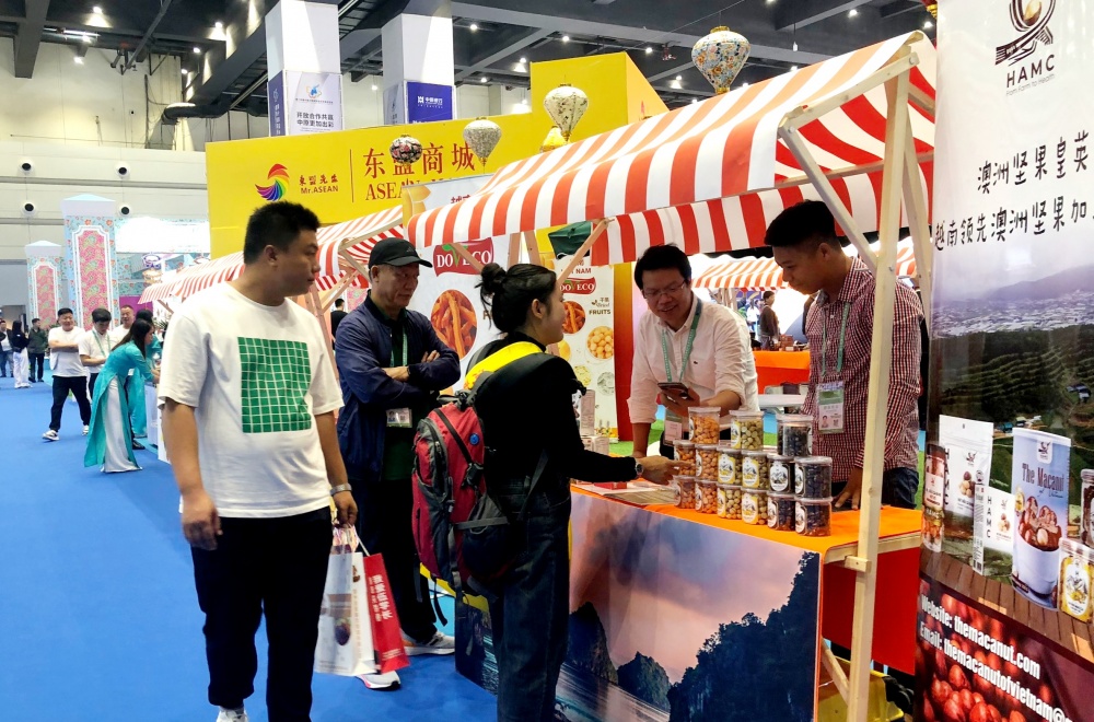 Khai mạc gian hàng Việt Nam tại hội chợ thương mại và đầu tư quốc tế lần thứ 14