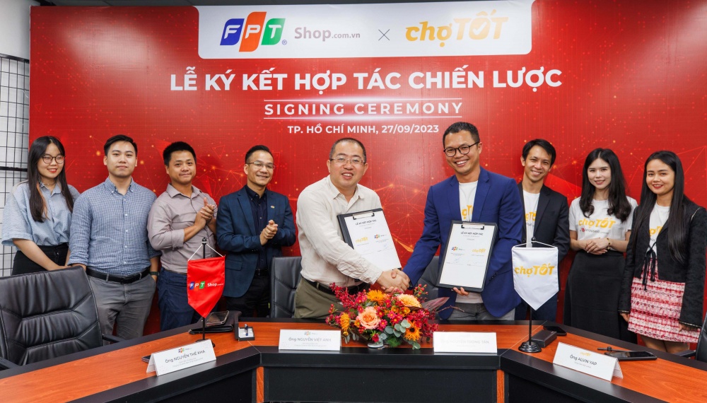 Đại diện Chợ Tốt và FPT Shop ký kết chiến lựợc hợp tác