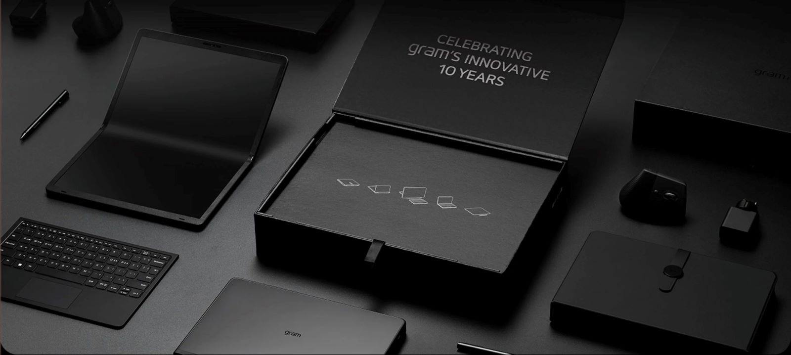 Toàn bộ hộp đựng và phụ kiện tặng kèm khi mua LG Gram Fold