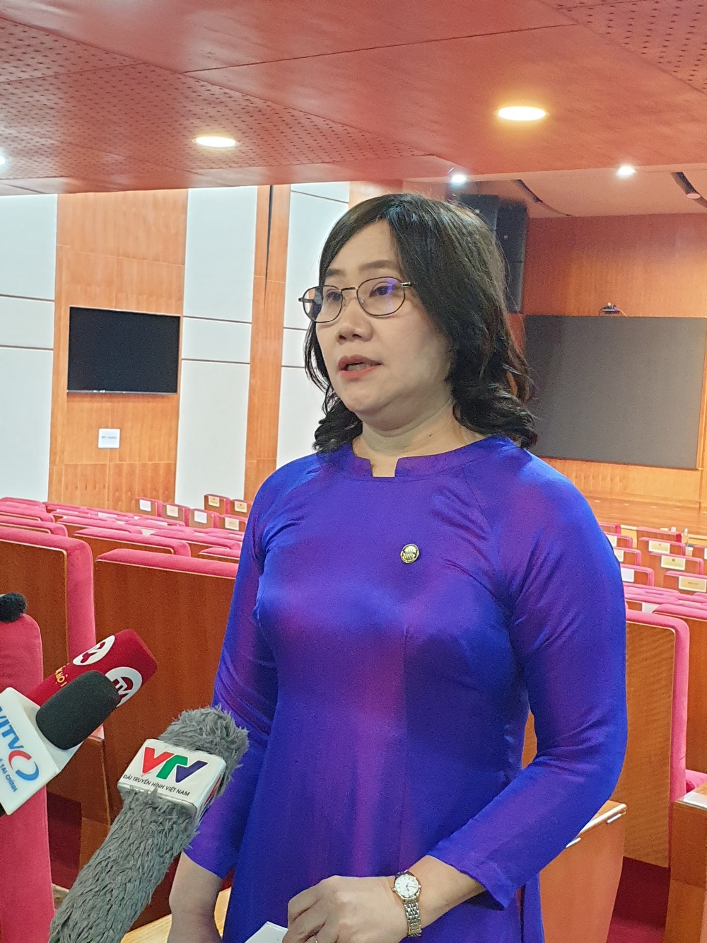 Nền kinh tế khởi sắc nhưng khó khăn chưa hết Nền kinh tế khởi sắc nhưng khó khăn chưa hết