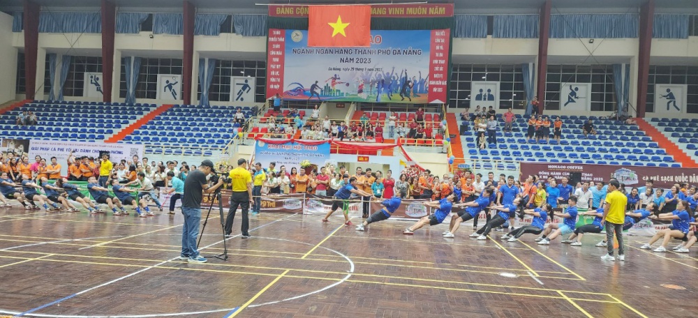 Thi đấu môm kéo co tại