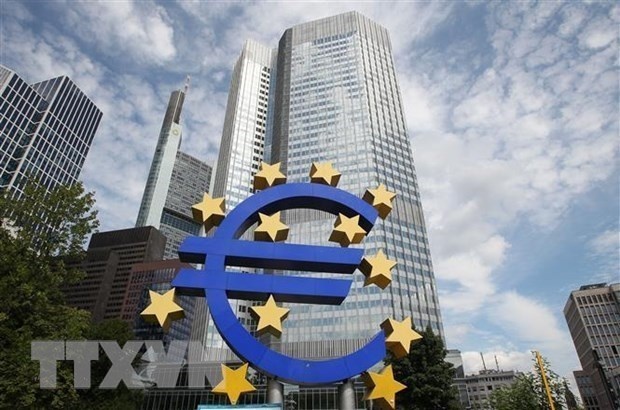Ủy ban châu Âu dự báo tăng trưởng kinh tế EU sẽ giảm tốc