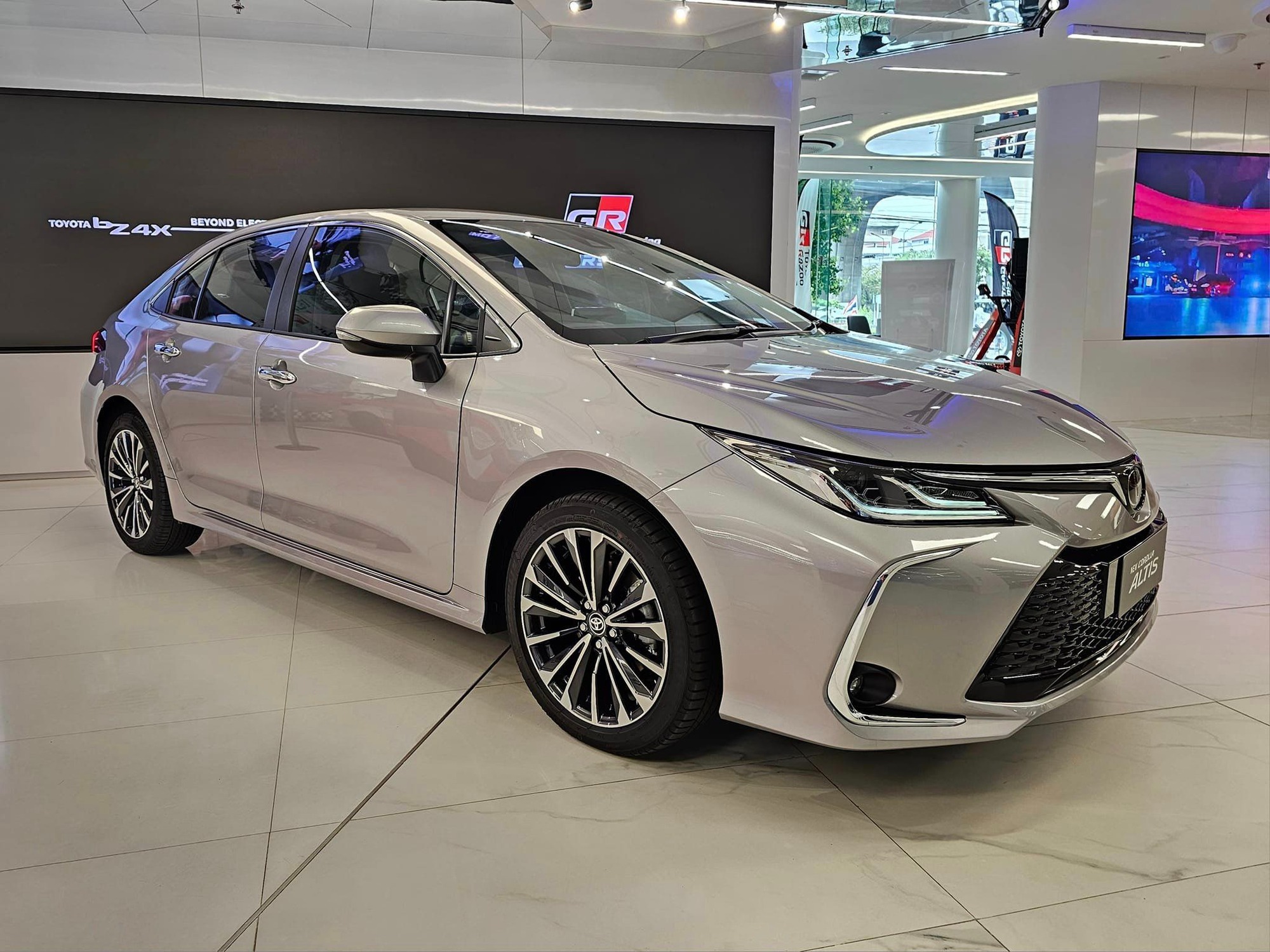 Toyota Corolla Altis 2023 ra mắt với giá bán từ 725 triệu đồng Toyota Corolla Altis 2023 ra mắt với giá bán từ 725 triệu đồng
