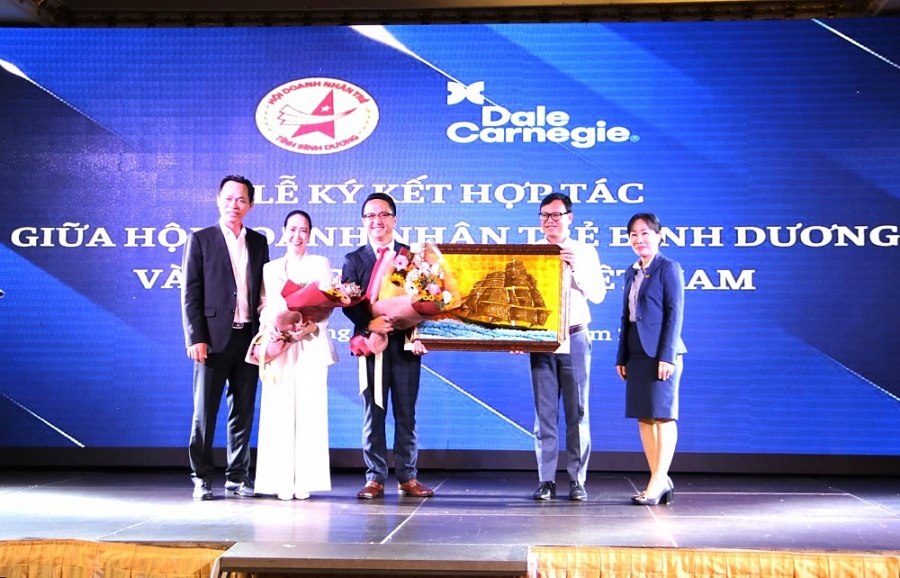 Bình Dương: Hỗ trợ phát triển văn hóa, quản trị tài chính cho doanh nghiệp trẻ