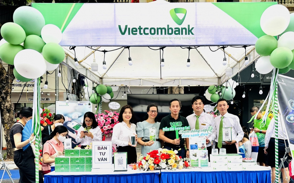 Phát động thanh toán không dùng tiền mặt trên địa bàn quận Hoàn Kiếm