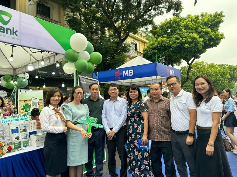 Phát động thanh toán không dùng tiền mặt trên địa bàn quận Hoàn Kiếm