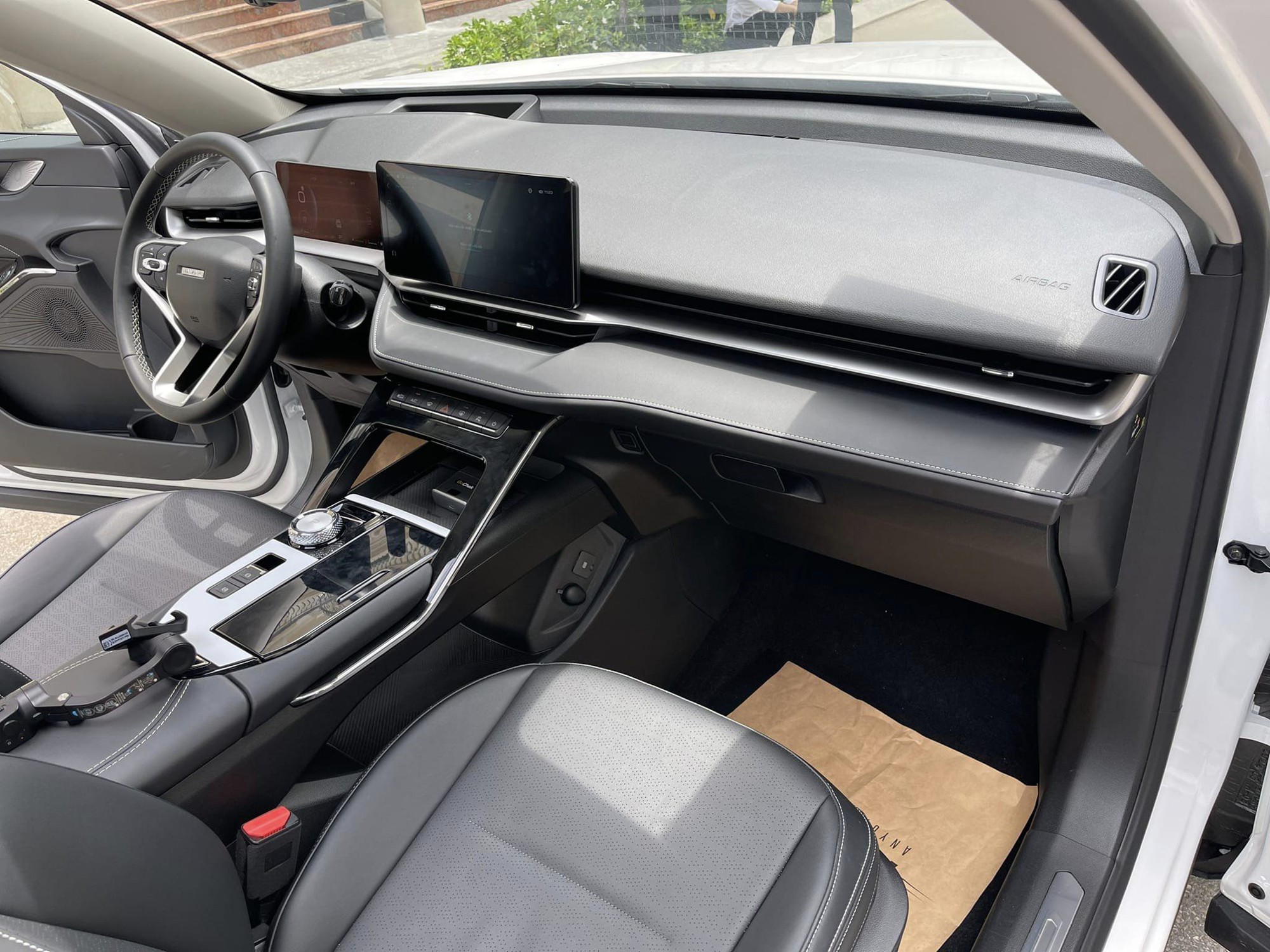 Giá bán Haval H6 HEV giảm về dưới 1 tỷ đồng