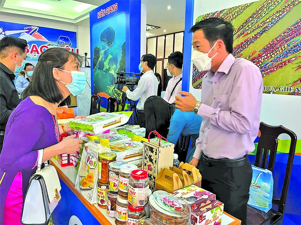 Các địa phương đưa sản phẩm OCOP và sản phẩm nông nghiệp chủ lực vào chuỗi cửa hàng trên các kênh thương mại Các địa phương đưa sản phẩm OCOP và sản phẩm nông nghiệp chủ lực vào chuỗi cửa hàng trên các kênh thương mại