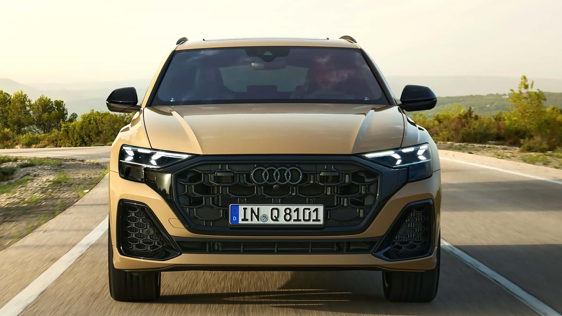 Audi Q8 2024 ra mắt: Hầm hố hơn, máy vẫn mạnh nhưng tiết kiệm xăng hơn nhờ một công nghệ - Ảnh 3. Audi Q8 2024 ra mắt: Hầm hố hơn, máy vẫn mạnh nhưng tiết kiệm xăng hơn nhờ một công nghệ - Ảnh 3.
