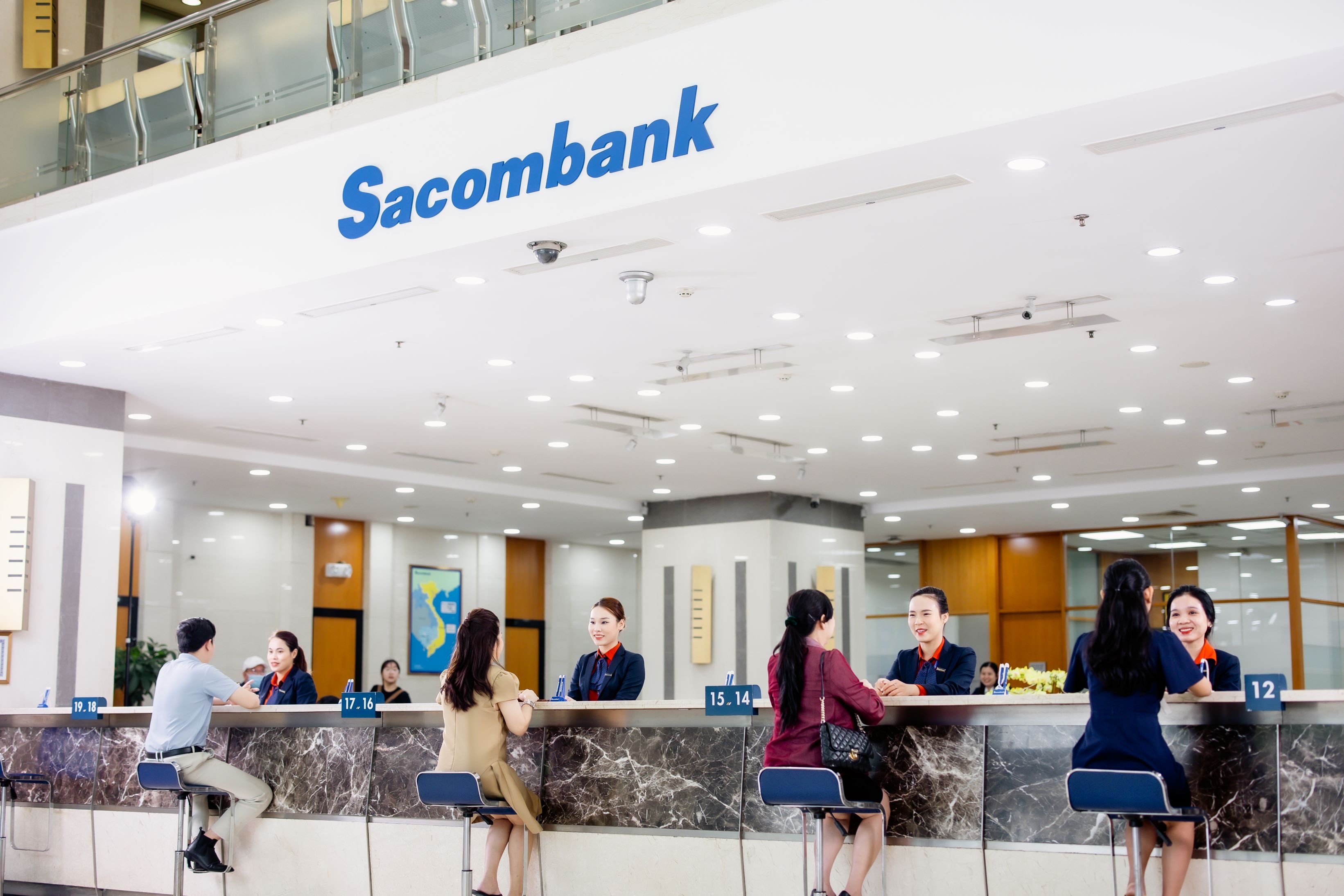 Lấy khách hàng làm trọng tâm, Sacombank tập trung cải tiến sản phẩm dịch vụ theo hướng số hóa đồng thời không ngừng nâng cao chất lượng phục vụ, hướng đến một trải nghiệm liền mạch và toàn diện. Lấy khách hàng làm trọng tâm, Sacombank tập trung cải tiến sản phẩm dịch vụ theo hướng số hóa đồng thời không ngừng nâng cao chất lượng phục vụ, hướng đến một trải nghiệm liền mạch và toàn diện.