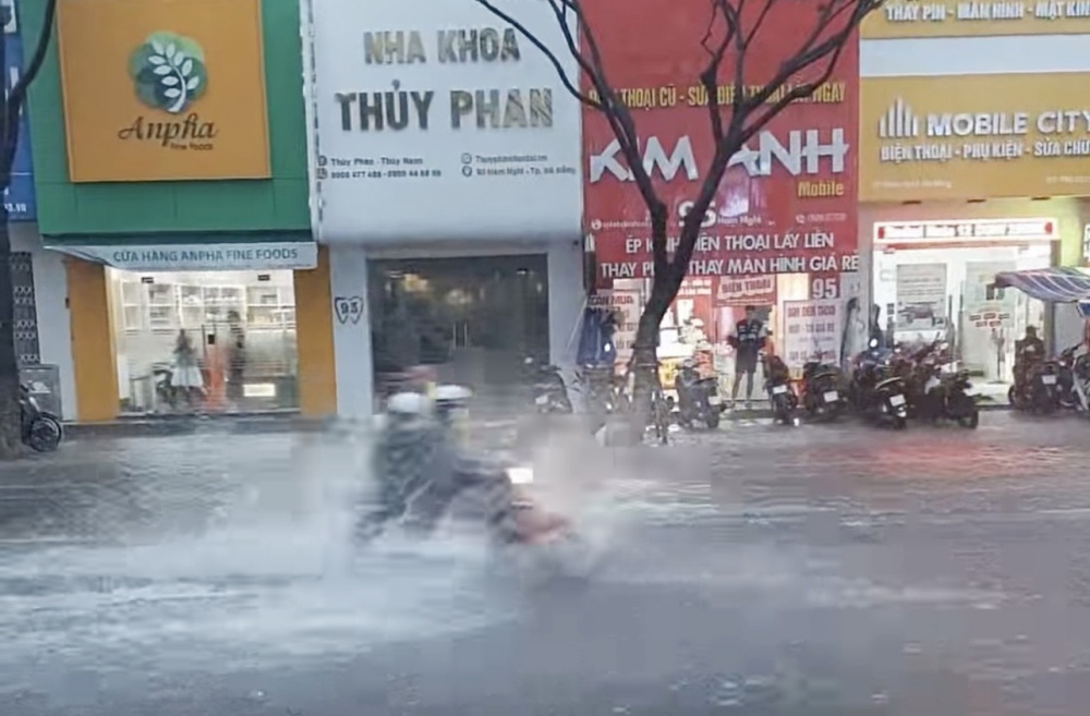 Đà Nẵng liên tiếp hứng chịu nhiều đợt mưa lớn