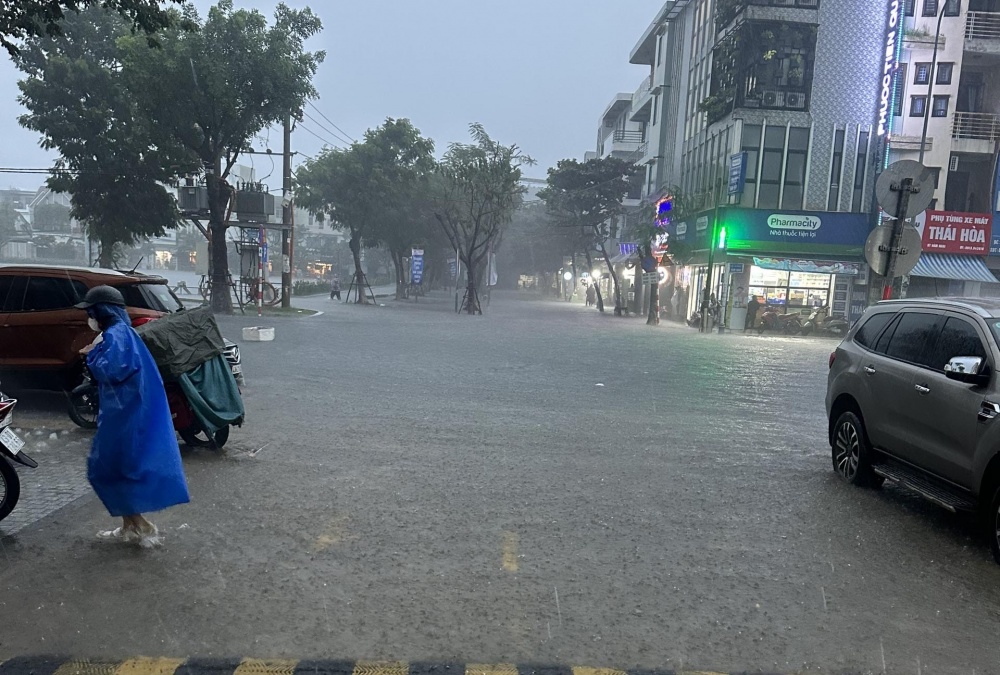 Dự báo trong những ngày tới, tình hình mưa lũ trên địa bàn thành phố còn diễn biến phức tạp.