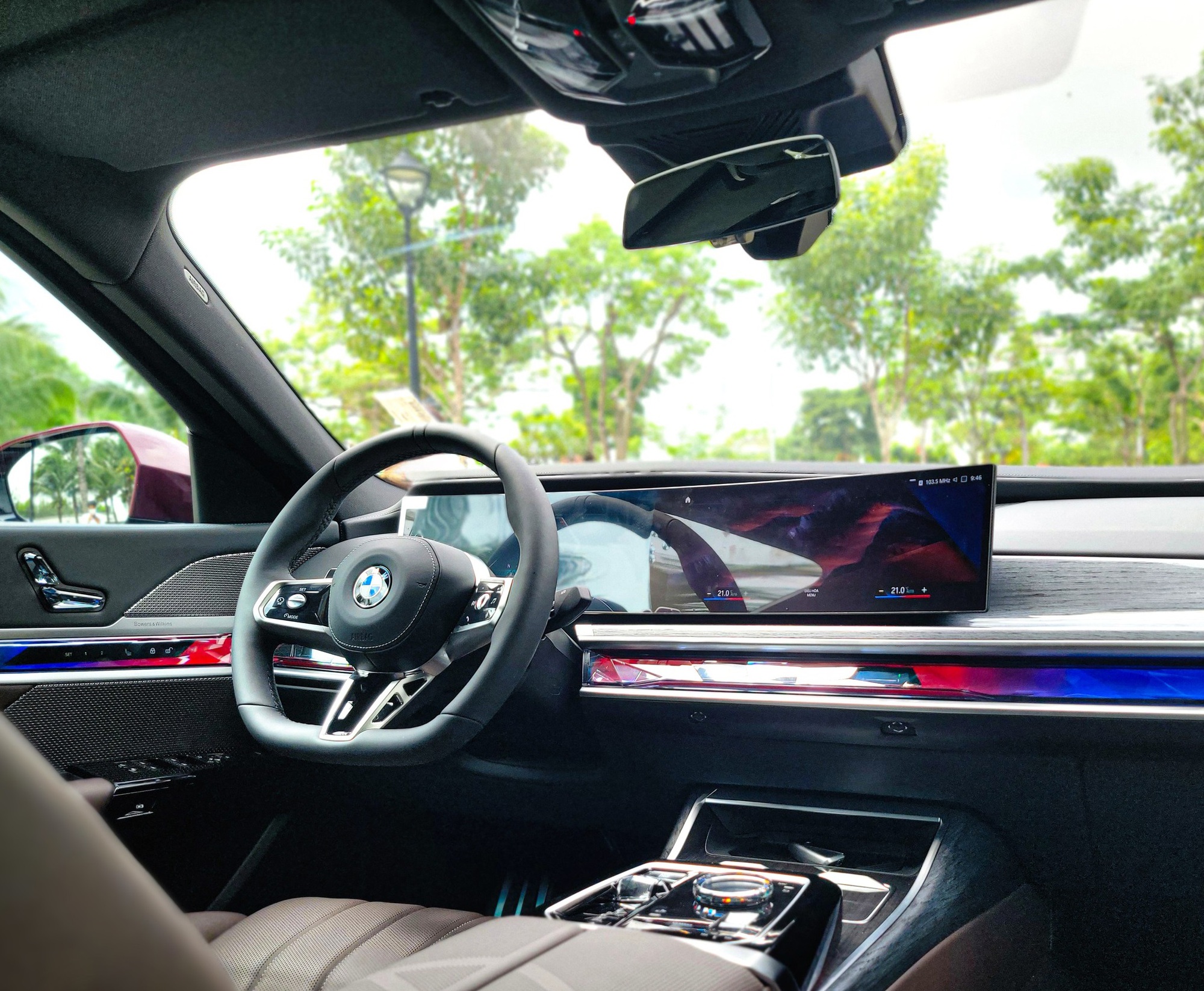 BMW 7-Series 2023 tiếp tục giảm gần 500 triệu, giá khởi điểm còn 4,5 tỷ tăng sức đấu S-Class - Ảnh 5. BMW 7-Series 2023 tiếp tục giảm gần 500 triệu, giá khởi điểm còn 4,5 tỷ tăng sức đấu S-Class - Ảnh 5.