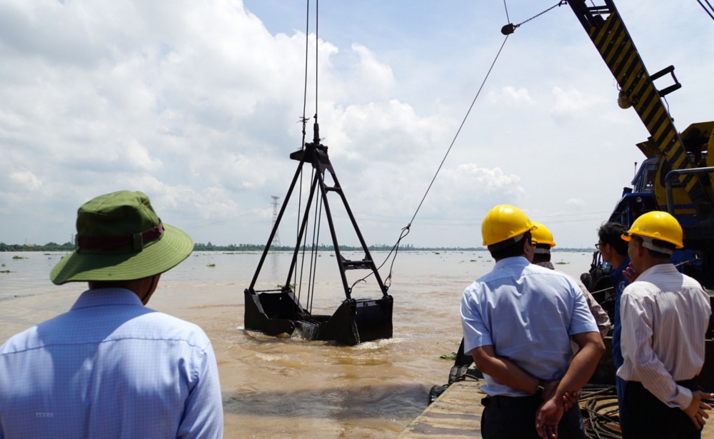 Bàn giao thêm 4 mỏ cát phục vụ cao tốc Cần Thơ - Cà Mau Bàn giao thêm 4 mỏ cát phục vụ cao tốc Cần Thơ - Cà Mau