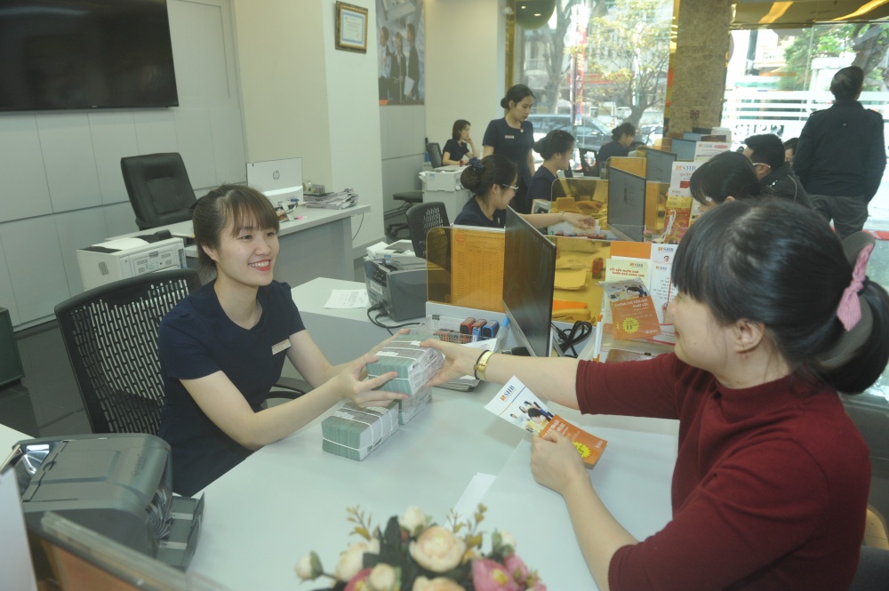 Mặt bằng lãi suất tiếp tục giảm