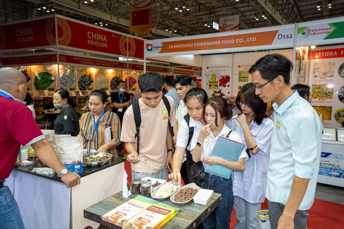 Triển lãm kết nối giữa các nhãn hàng quốc tế với các nhà nhập khẩu và nhà phân phối trong ngành thực phẩm và đồ uống. Triển lãm kết nối giữa các nhãn hàng quốc tế với các nhà nhập khẩu và nhà phân phối trong ngành thực phẩm và đồ uống.