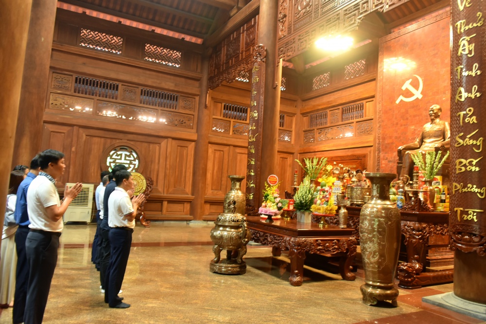 Sinh hoạt chuyên đề tại Khu Di tích K9 Sinh hoạt chuyên đề tại Khu Di tích K9