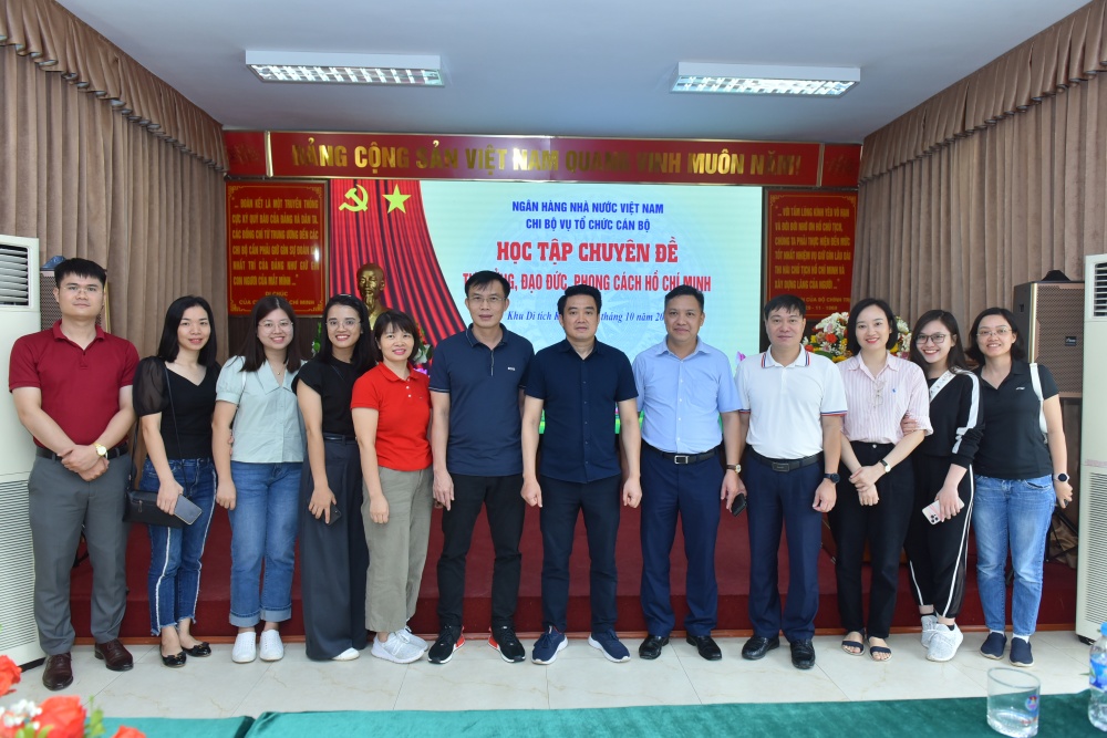 Chi bộ Vụ Tổ chức cán bộ sinh hoạt chuyên đề tại Khu Di tích K9 Chi bộ Vụ Tổ chức cán bộ sinh hoạt chuyên đề tại Khu Di tích K9