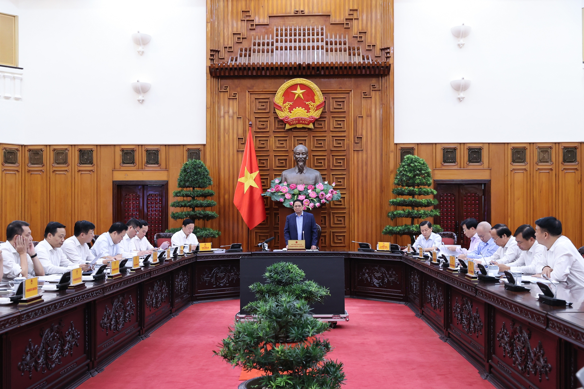 Thủ tướng: Dứt khoát không để thiếu điện trong mọi trường hợp - Ảnh 2. Thủ tướng: Dứt khoát không để thiếu điện trong mọi trường hợp - Ảnh 2.