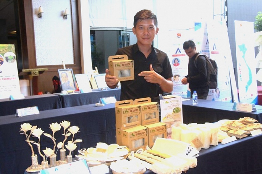 “Kết nối con người với tự nhiên” đạt quán quân Cuộc thi dự án Khởi nghiệp Xanh “Kết nối con người với tự nhiên” đạt quán quân cuộc thi Dự án Khởi nghiệp Xanh