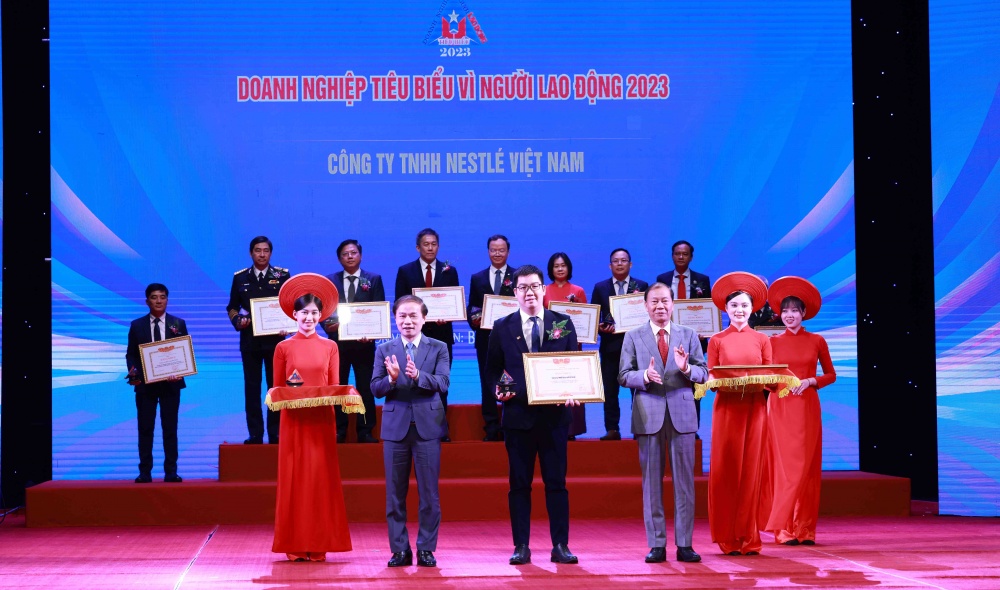 Nestlé Việt Nam được vinh danh “Doanh nghiệp tiêu biểu vì Người lao động” lần thứ 4 liên tiếp.