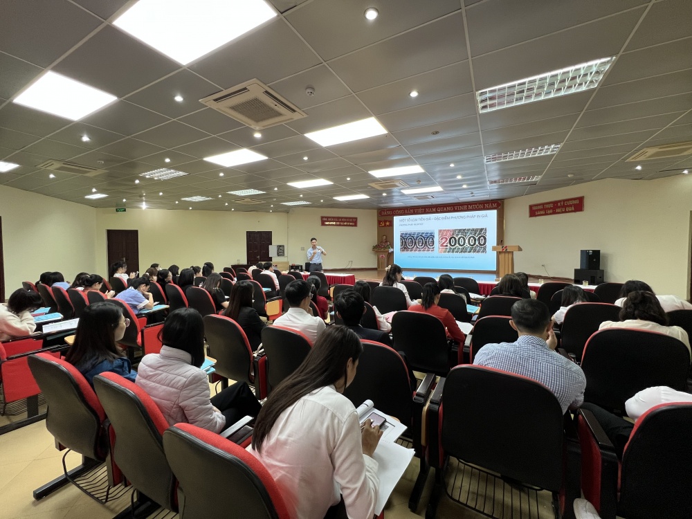 Lai Châu: Tổ chức Khóa bồi dưỡng “Kỹ năng nhận biết tiền thật, tiền giả”