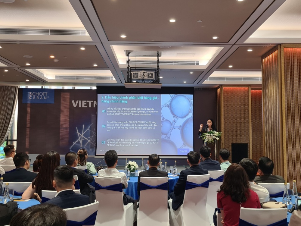 Bà Phạm Thị Ngọc Dung, Luật sư cao cấp công ty luật Baker McKenzie Việt Nam chia sẻ tại sự kiện.