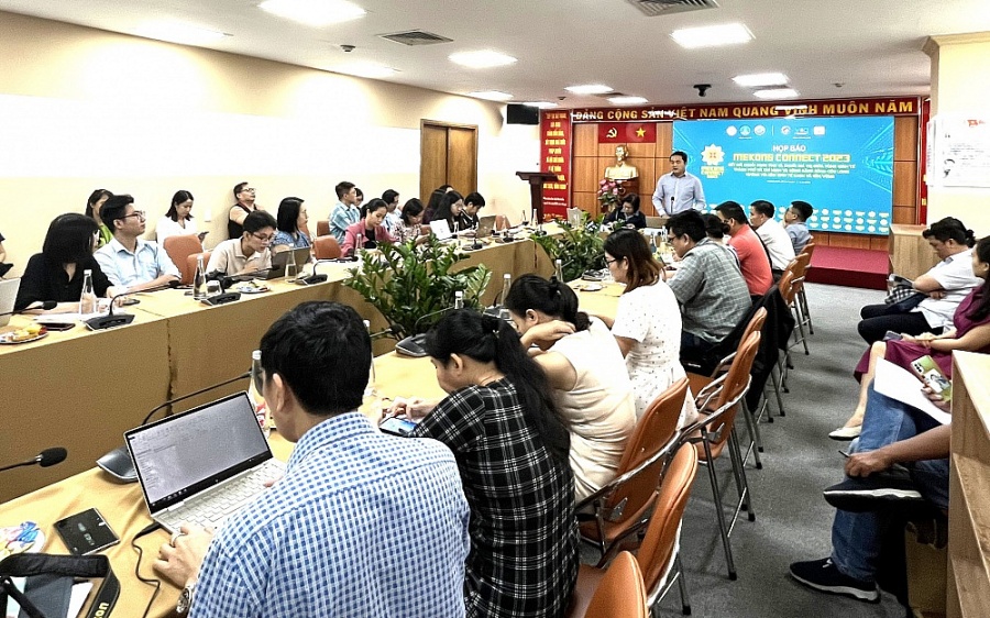 Kết nối chuỗi cung ứng và chuỗi giá trị giữa TP.HCM và vùng Đồng bằng Sông Cửu Long Kết nối chuỗi cung ứng giữa TP.HCM và Đồng bằng sông Cửu Long