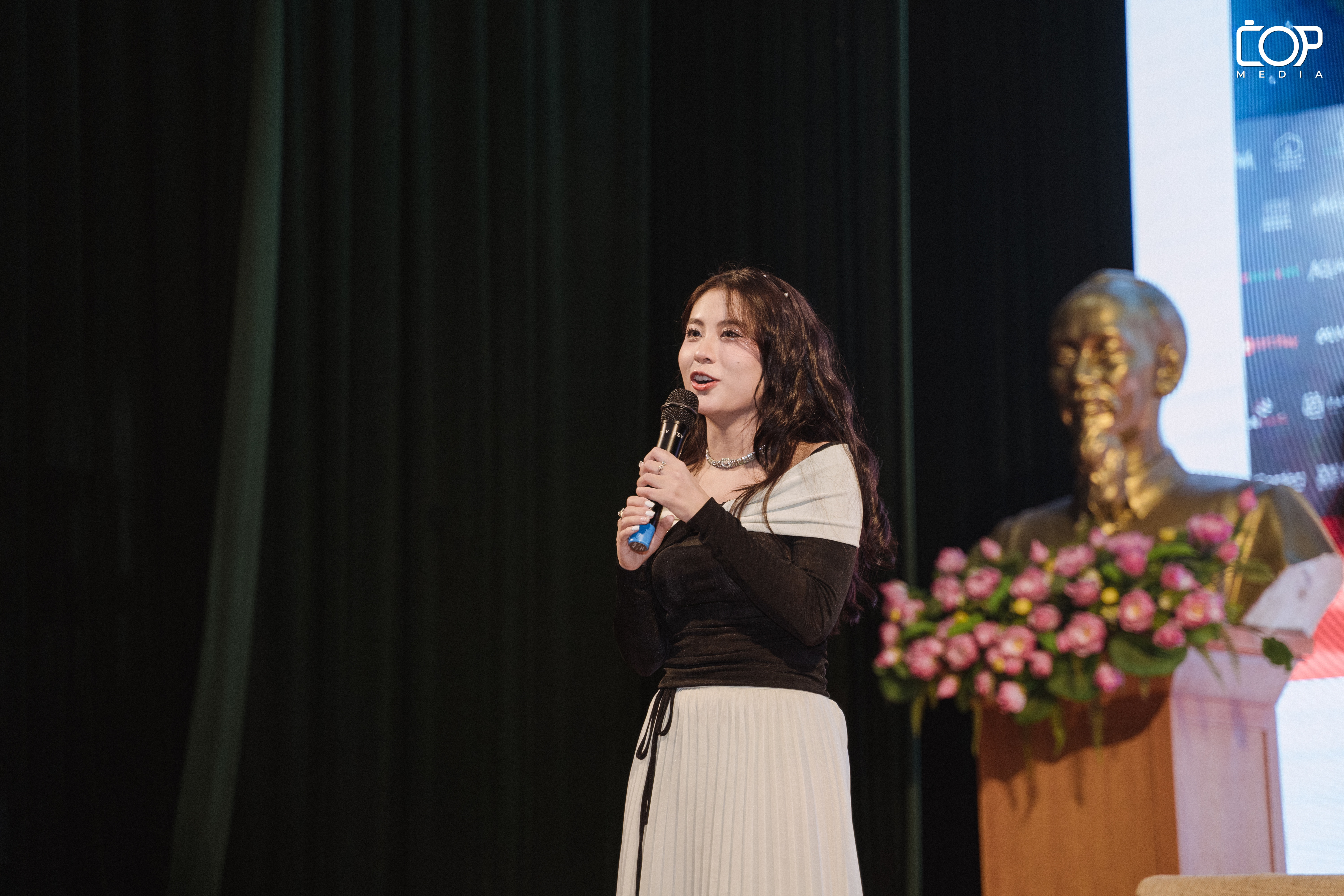 Chú trọng nâng cao năng lực ngoại ngữ cho sinh viên