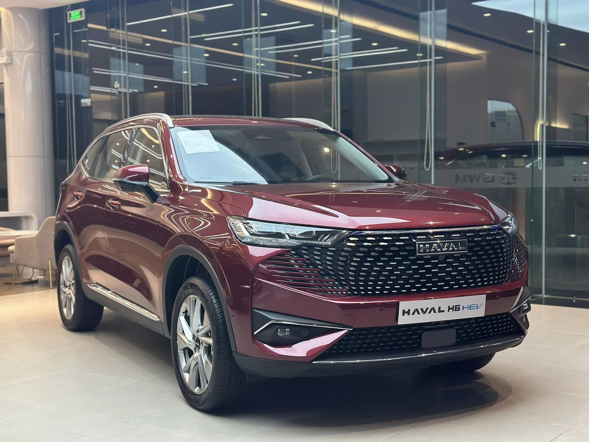 Haval H6 HEV ưu đãi gần 300 triệu đồng