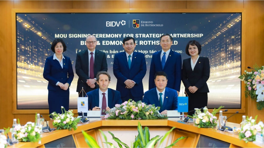 Phát huy vai trò của Đảng trong lĩnh vực kinh tế: Chiến lược phát triển dịch vụ khách hàng cao cấp tại BIDV