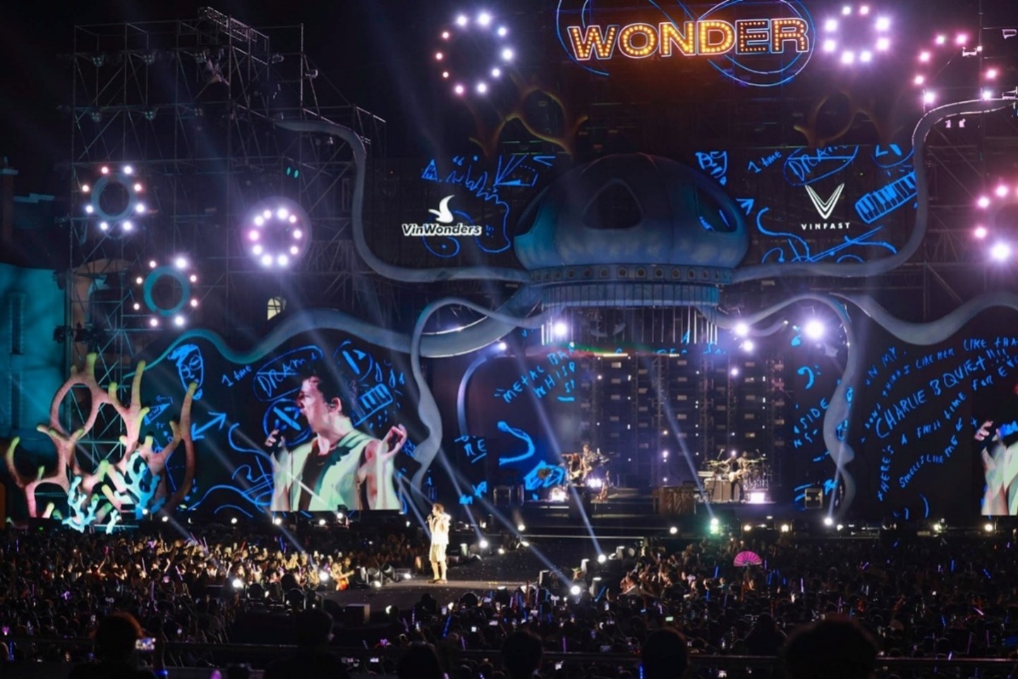 Charlie Puth biểu diễn tại 8Wonder ở Nha Trang, Khánh Hòa hồi tháng 7/2023