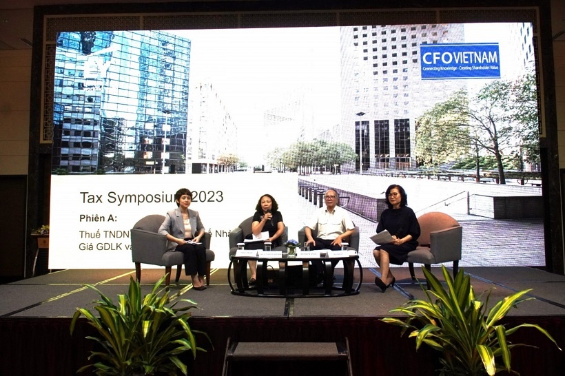 Đại diện cơ quan quản lý và EY Consulting VN trả lời những vướng mắc của DN