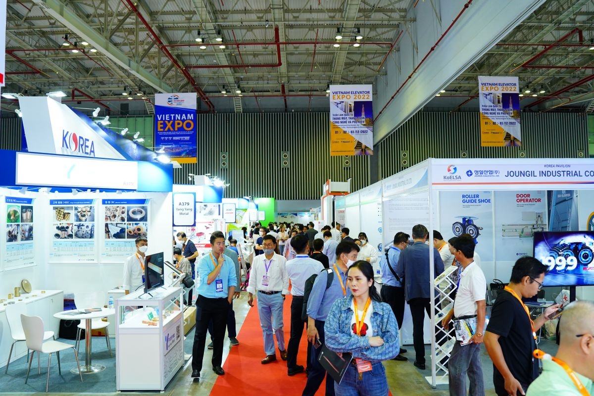 Các khu gian hàng quốc tế luôn là tâm điểm chú ý tại VIETNAM EXPO.
