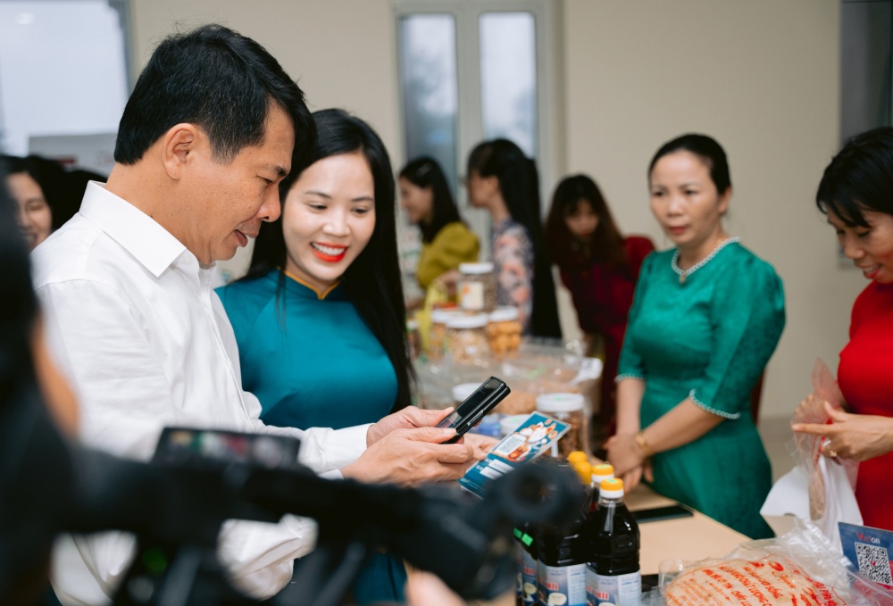 Quảng Bình đẩy mạnh chuyển đổi số và thanh toán không dùng tiền mặt