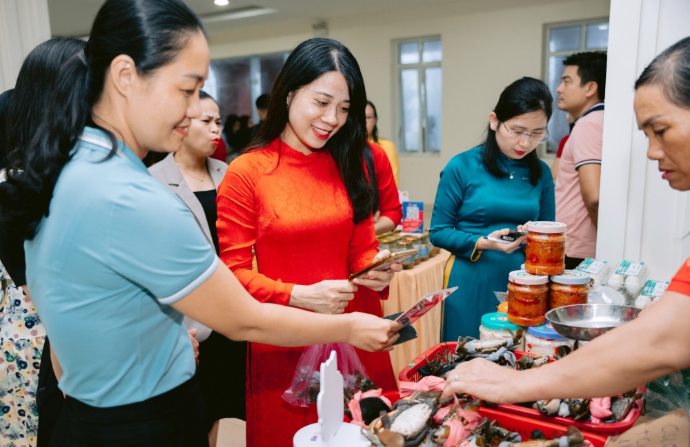 TCTD trên địa bàn đẩy mạnh việc mở tài khoản và cung ứng dịch vụ thanh toán QR Code cho người dân, thúc đẩy thanh toán không dùng tiền mặt