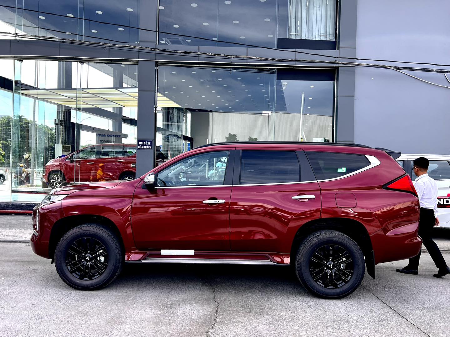 Mitsubishi Pajero Sport có thêm bản mới tại Việt Nam