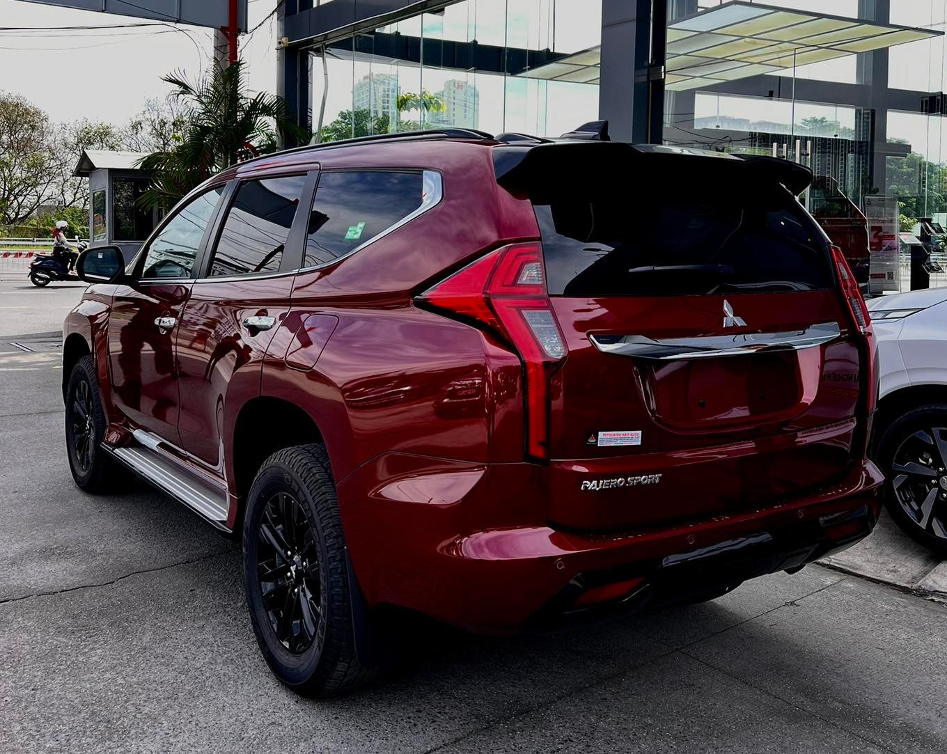 Mitsubishi Pajero Sport có thêm bản mới tại Việt Nam