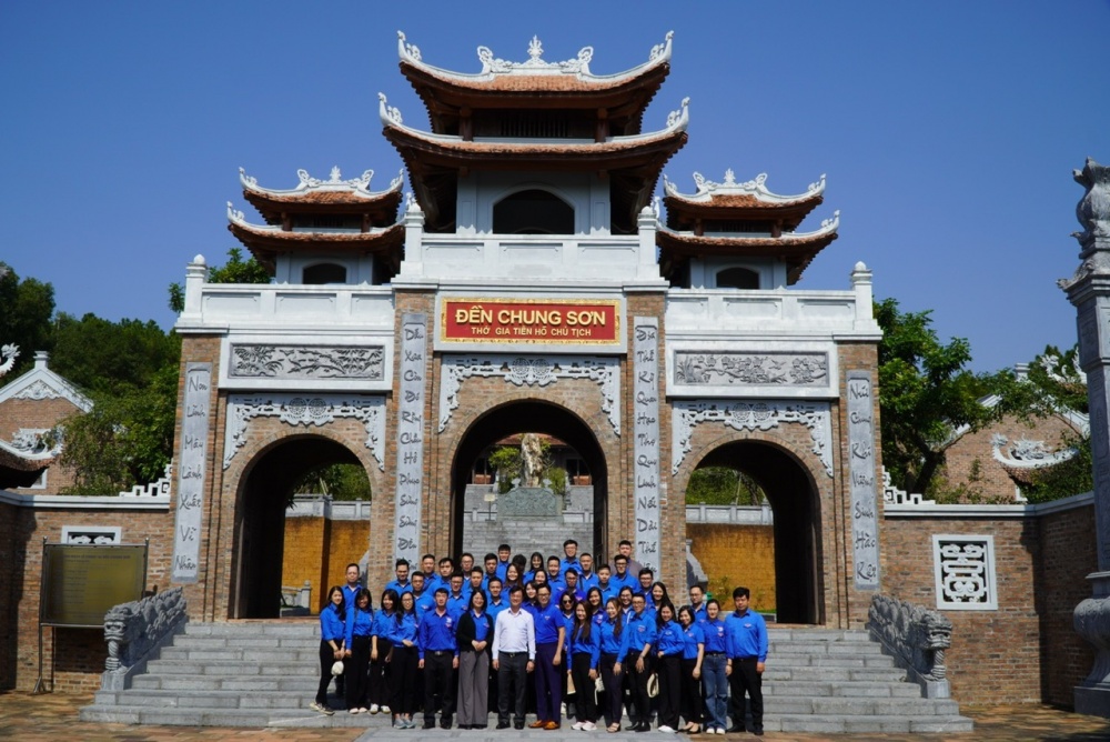 Hành trình ý nghĩa tại quê Bác của Đoàn Thanh niên Ngân hàng Trung ương Hành trình ý nghĩa tại quê Bác của Đoàn Thanh niên Ngân hàng Trung ương