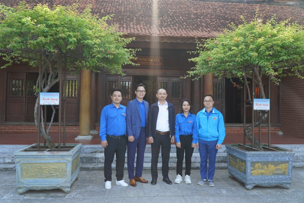 Hành trình ý nghĩa tại quê Bác của Đoàn Thanh niên Ngân hàng Trung ương Hành trình ý nghĩa tại quê Bác của Đoàn Thanh niên Ngân hàng Trung ương