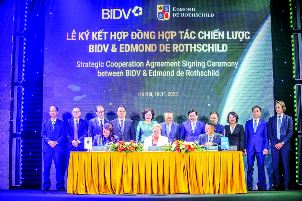 Thống đốc NHNN Nguyễn Thị Hồng và lãnh đạo một số bộ, ngành chứng kiến lễ ký kết