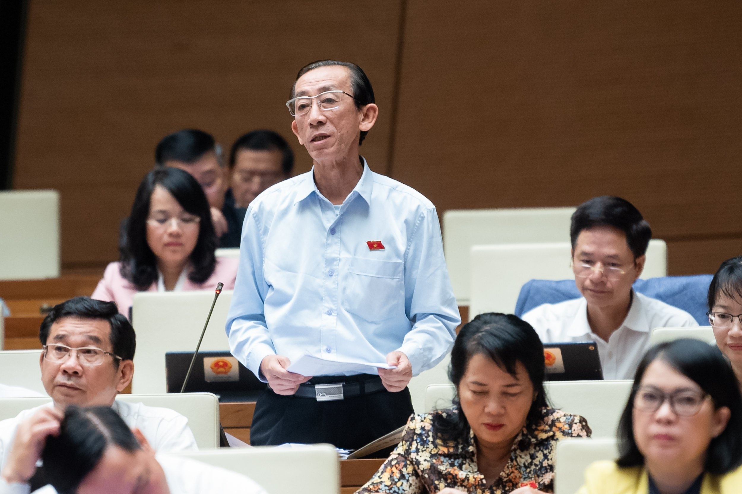 Đại biểu Trần Hoàng Ngân Đại biểu Trần Hoàng Ngân