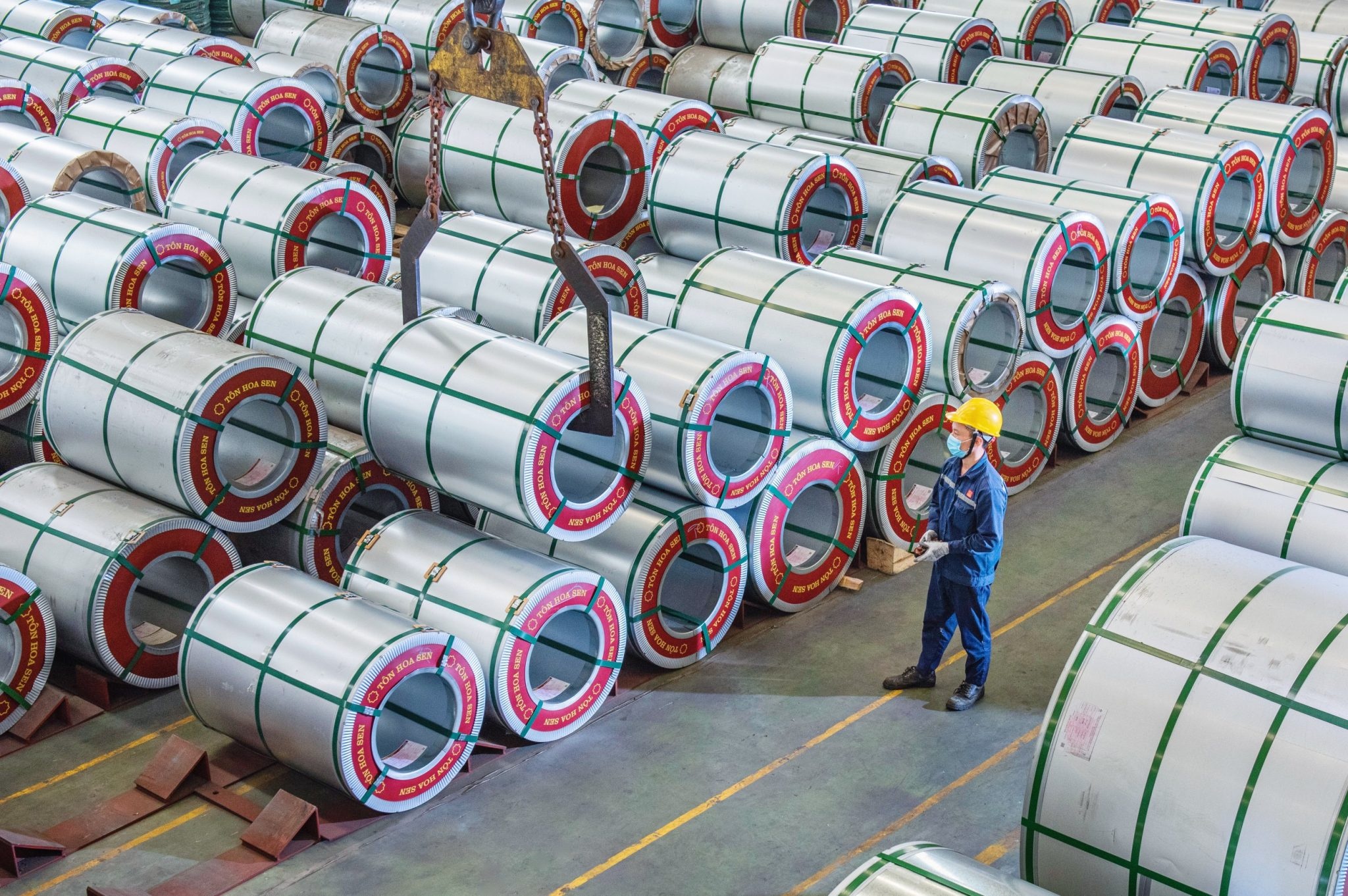 Sau hơn 22 năm thành lập và phát triển, Tập đoàn Hoa Sen hiện là doanh nghiệp số 1 trong ngành sản xuất và kinh doanh tôn mạ tại Việt Nam.