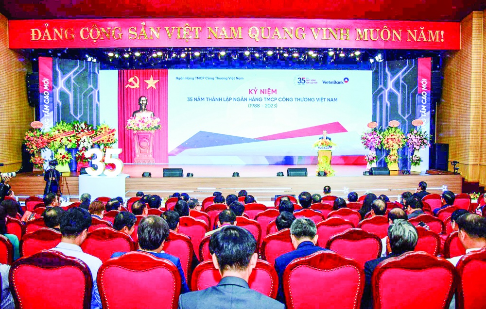 VietinBank: 35 năm phát triển cùng đất nước VietinBank: 35 năm phát triển cùng đất nước