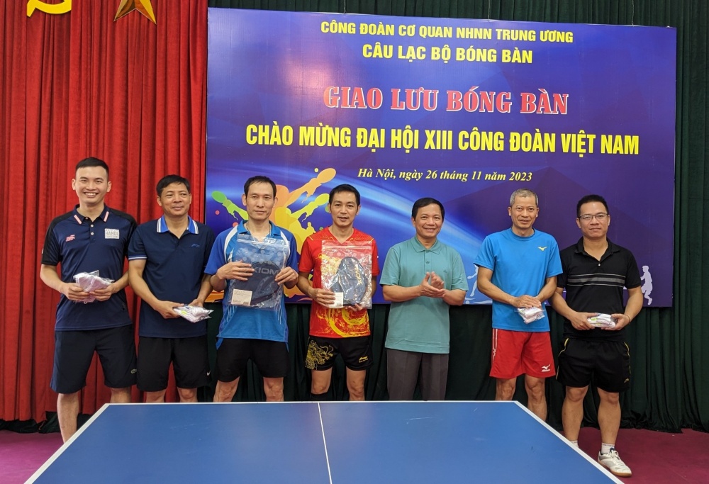 Trao Giải nội dung đôi nam