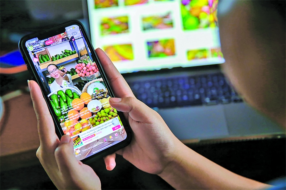 Doanh thu từ các video bán hàng nông sản qua mạng xã hội đạt hàng trăm tỷ đồng trong các tháng vừa qua Doanh thu từ các video bán hàng nông sản qua mạng xã hội đạt hàng trăm tỷ đồng trong các tháng vừa qua