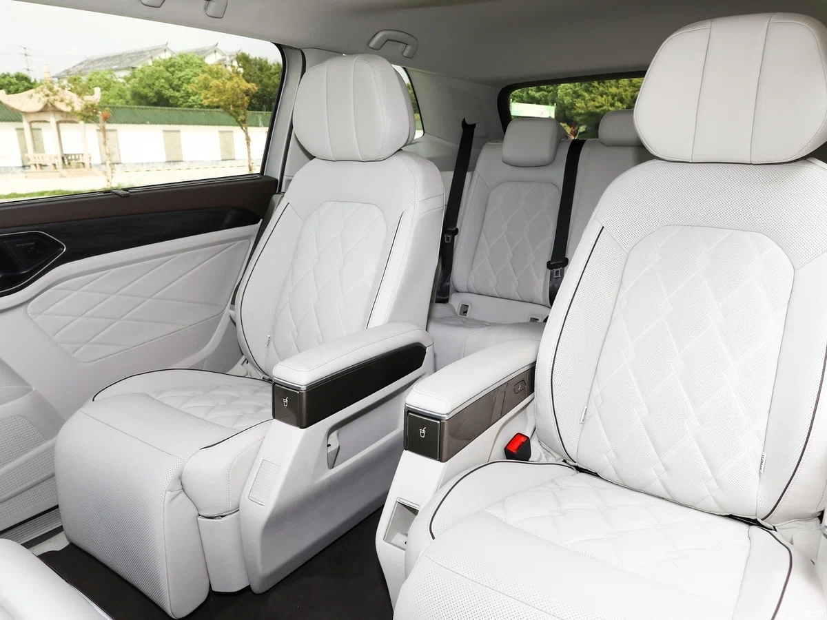 Đại lý báo giá VW Viloran từ 1,989 tỷ đồng